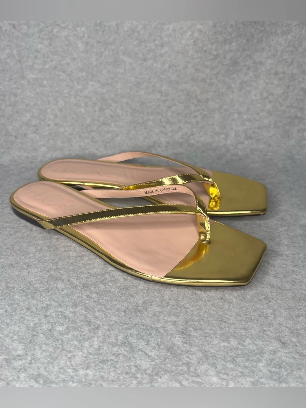 J.Crew Capri Thong Sandals Square Toe Metallic Gold Leather Size 10 NEW